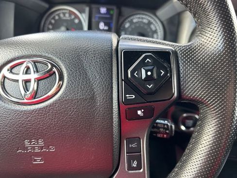Used 2022 Toyota Tacoma TRD Sport image 19