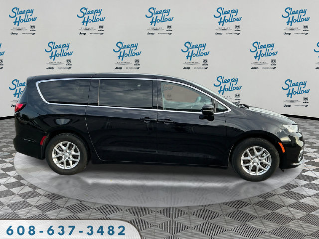 Used 2026 Chrysler Pacifica Select FWD image 4