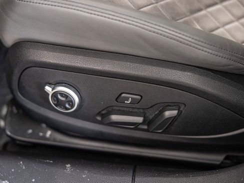 Used 2023 Audi S4 Premium w/ Convenience Package image 21