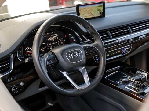 Used 2017 Audi Q7 3.0T Prestige image 16