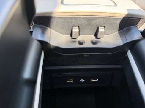 Used 2026 Mercedes-Benz GLB 250 4MATIC image 21