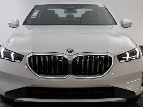 New 2026 BMW i5 eDrive40 image 23