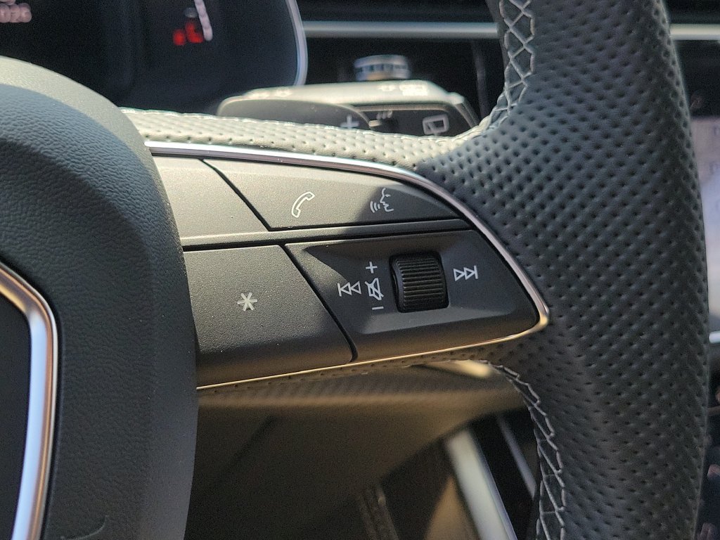 New 2026 Audi SQ8 Premium Plus AWD/4WD image 9