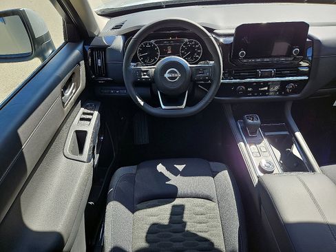 New 2025 Nissan Pathfinder SV w/ Black Appearance Package image 8