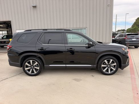 Certified 2025 Honda Pilot Touring image 9