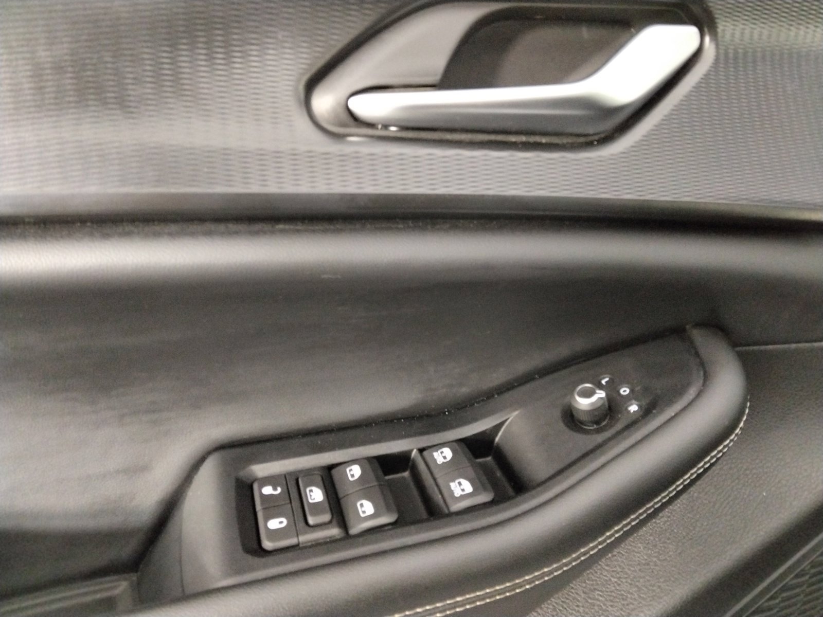 Used 2023 Jeep Grand Cherokee Altitude AWD/4WD image 18