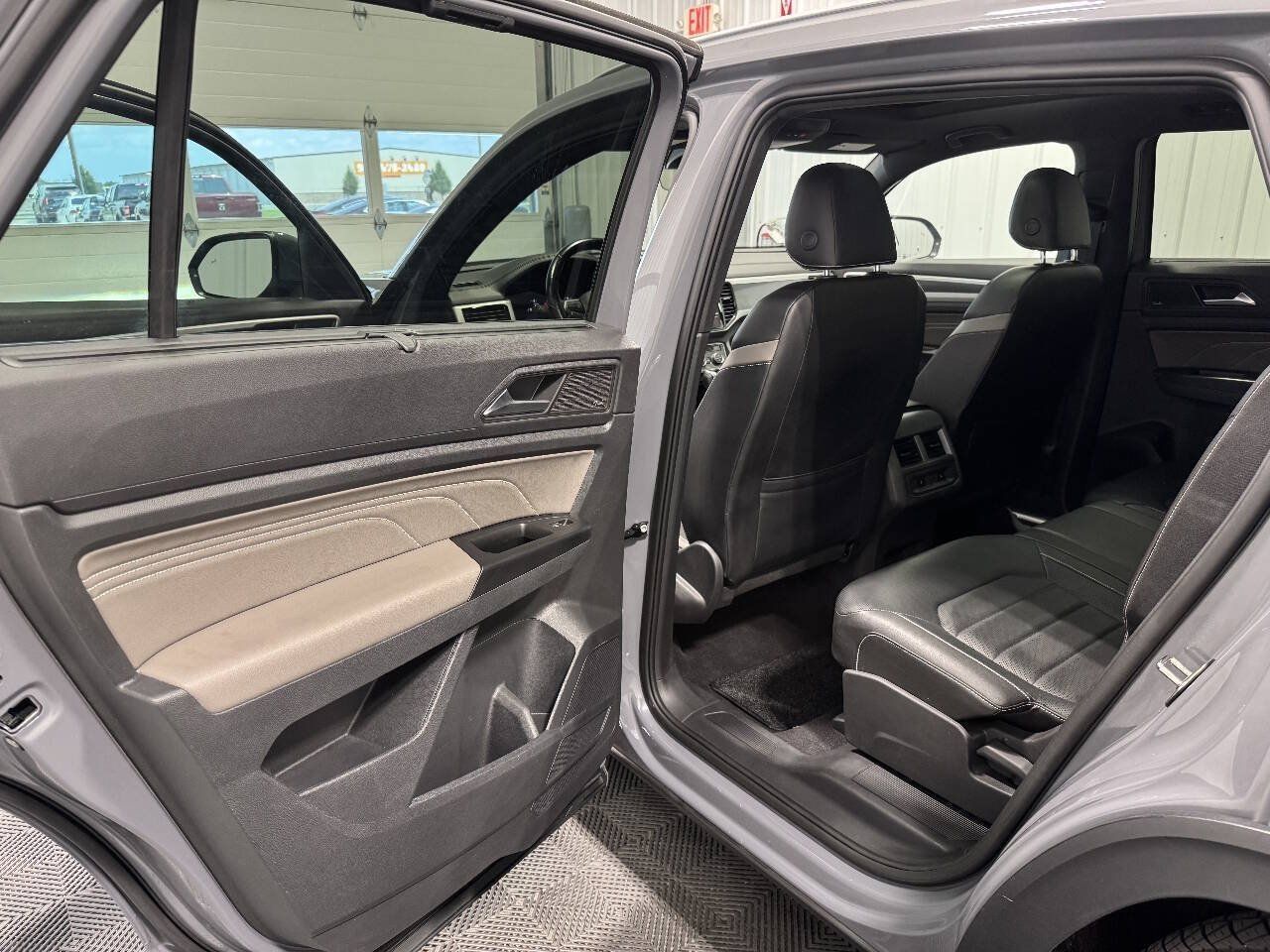 Used 2021 Volkswagen Atlas Cross Sport SEL Premium R-Line w/ Cross Sport MDO Package AWD/4WD image 11