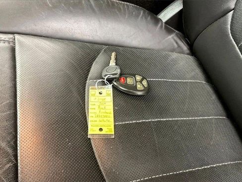 Used 2017 Buick Enclave Leather image 13