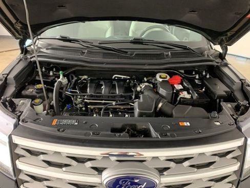 Used 2019 Ford Explorer Limited w/ Class III Trailer Tow Package AWD/4WD image 44