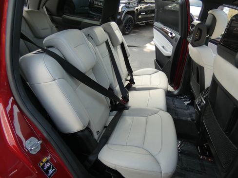 Used 2019 Mercedes-Benz GLS 550 4MATIC image 44