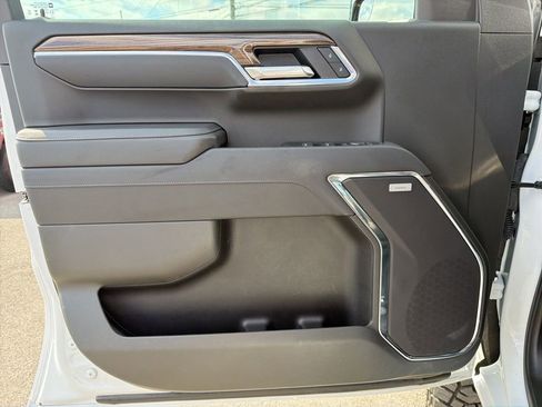 Used 2025 Chevrolet Silverado 1500 LT Trail Boss w/ Convenience Package II image 35