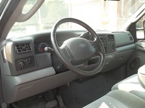 Used 2004 Ford F250 XLT AWD/4WD image 8