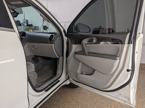 Used 2013 Buick Enclave Convenience FWD image 19