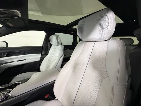 Certified 2024 Cadillac Lyriq Luxury RWD image 17