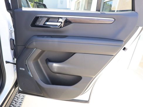 New 2026 Chevrolet Tahoe Z71 w/ Z71 Off-Road Package AWD/4WD image 40