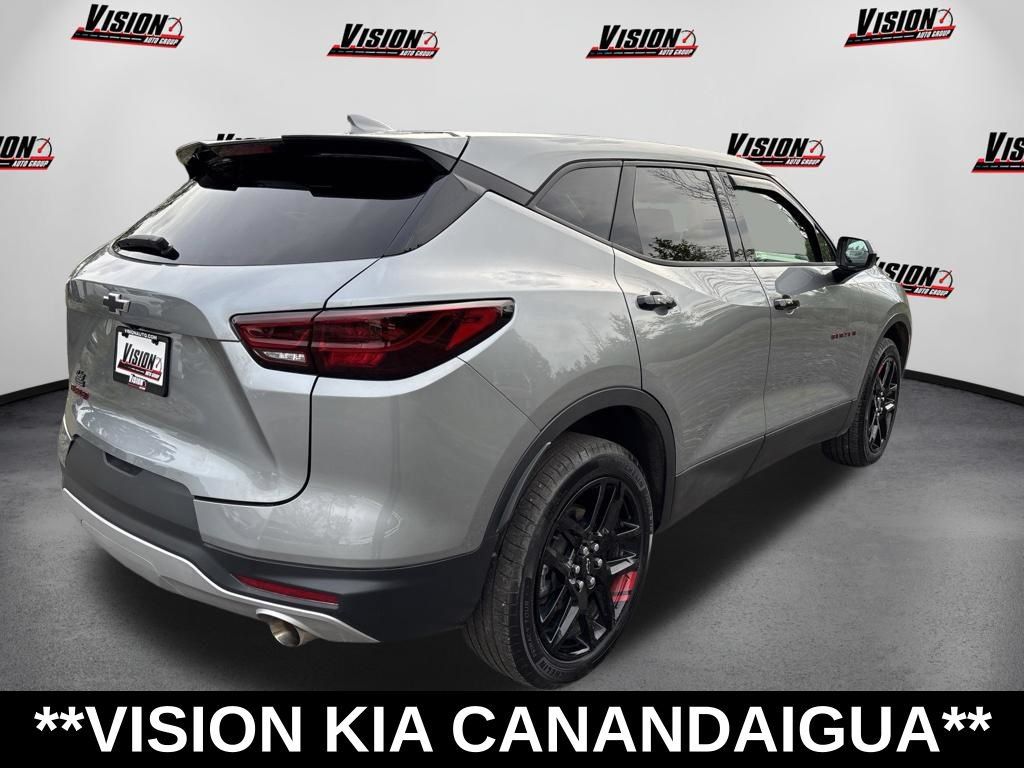 Used 2025 Chevrolet Blazer LT w/ Redline Edition FWD image 3
