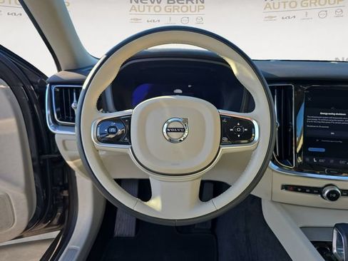 Certified 2025 Volvo S60 B5 Plus FWD image 12