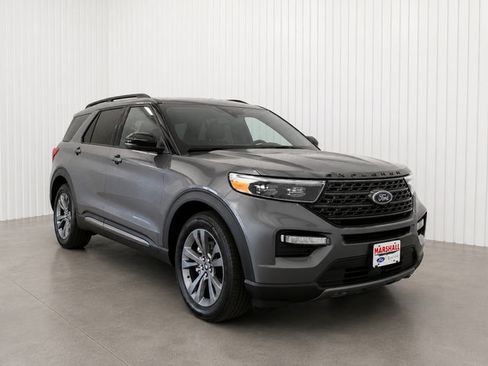 Used 2024 Ford Explorer XLT w/ Equipment Group 202A RWD image 1