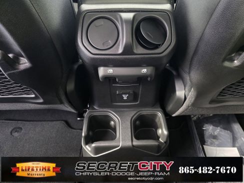 New 2025 Jeep Gladiator Mojave image 28