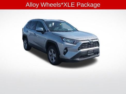 Used 2021 Toyota RAV4 XLE image 3