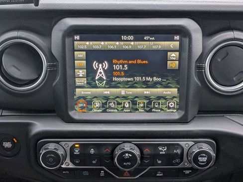 Used 2023 Jeep Wrangler Sahara w/ Cold Weather Group image 27