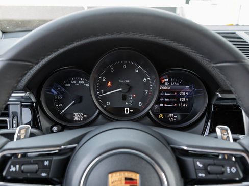 Certified 2026 Porsche Macan AWD/4WD image 14