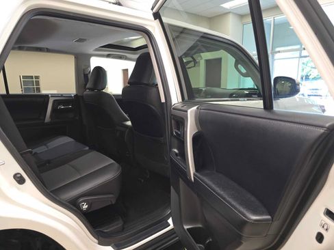 Used 2019 Toyota 4Runner SR5 Premium AWD/4WD image 27