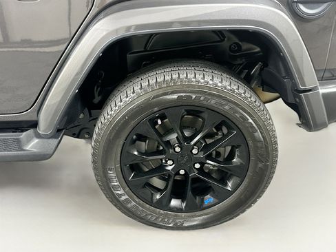 Used 2023 Jeep Wrangler Unlimited Sahara AWD/4WD image 11