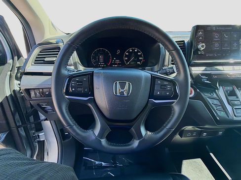 Certified 2025 Honda Odyssey Touring image 10