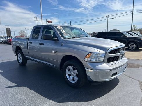 Used 2024 RAM 1500 Classic SLT AWD/4WD image 21