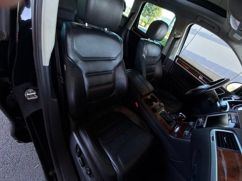 Used 2014 Volkswagen Touareg VR6 AWD/4WD image 24