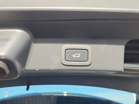 Used 2017 Jaguar F-PACE Prestige image 33