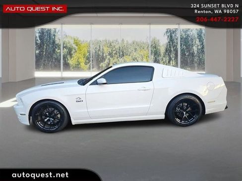 Used 2014 Ford Mustang GT w/ Equipment Group 301A image 8