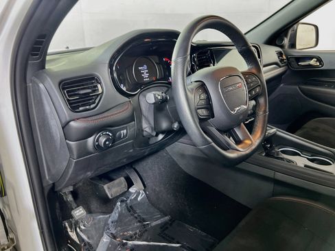 Used 2023 Dodge Durango R/T w/ Tow 'N Go Package AWD/4WD image 9