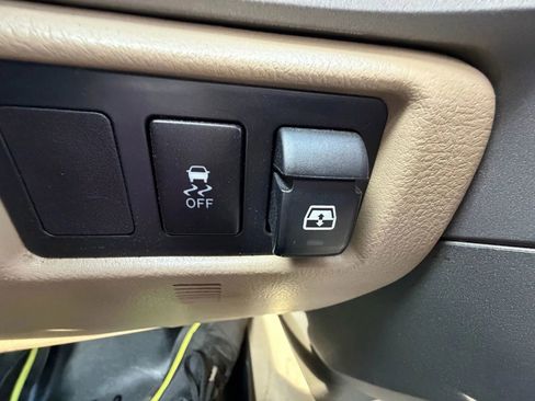 Used 2011 Toyota Tundra SR5 w/ Tow Pkg image 27