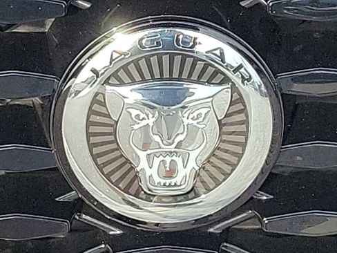 Used 2025 Jaguar F-PACE SVR AWD/4WD image 9