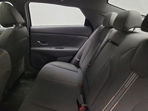 Used 2025 Hyundai Elantra SEL FWD image 18