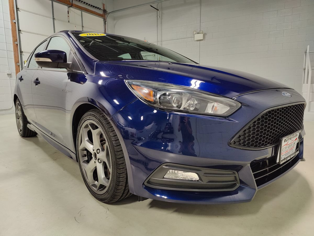 Used 2016 Ford Focus ST w/ Equipment Group 401A FWD image 2
