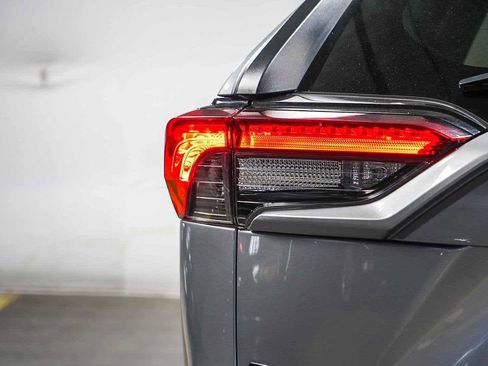 Used 2021 Toyota RAV4 XLE image 13