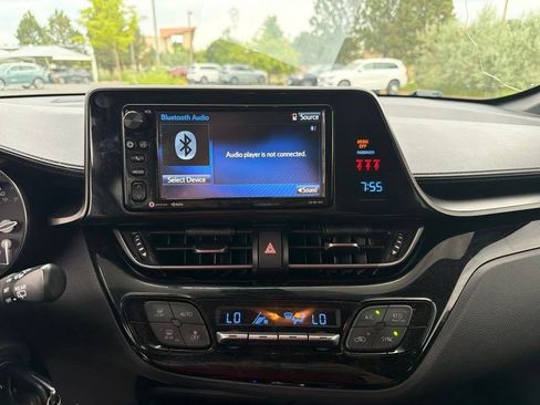 Used 2018 Toyota C-HR XLE FWD image 14
