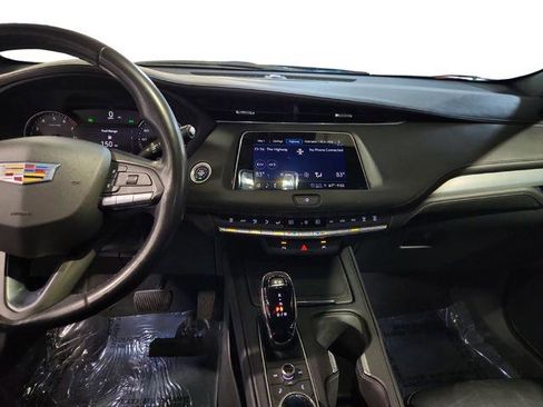 Used 2023 Cadillac XT4 Premium Luxury image 14