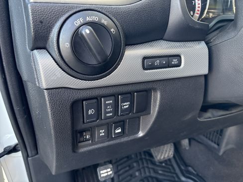 Used 2018 Nissan Titan PRO-4X w/ Pro-4x Convenience Package image 17