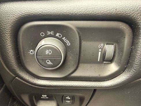 Used 2022 RAM 1500 Big Horn AWD/4WD image 15