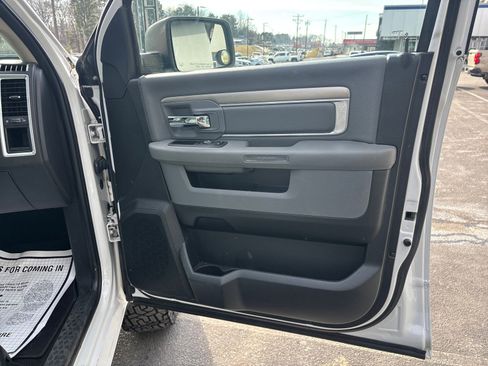 Used 2017 RAM 1500 Classic SLT image 42