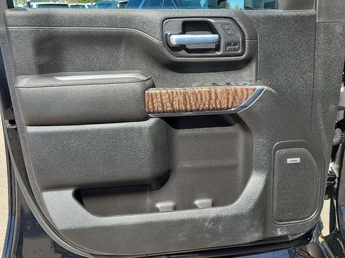 Used 2021 GMC Sierra 3500 Denali w/ Denali Ultimate Package image 11