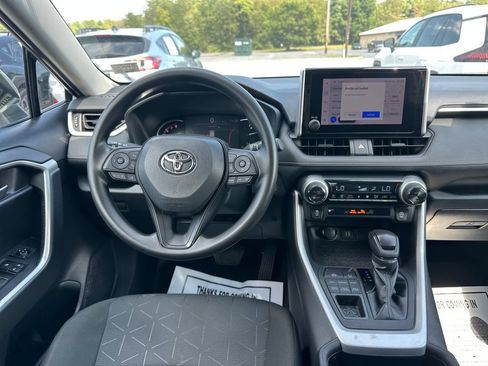 Used 2023 Toyota RAV4 XLE AWD/4WD image 18