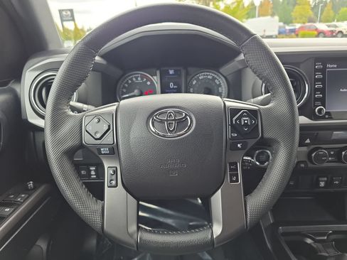 Used 2021 Toyota Tacoma TRD Off-Road AWD/4WD image 20