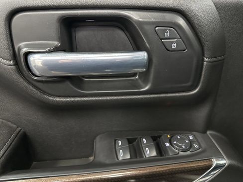 Used 2021 Chevrolet Silverado 1500 LT Trail Boss w/ Convenience Package II image 18