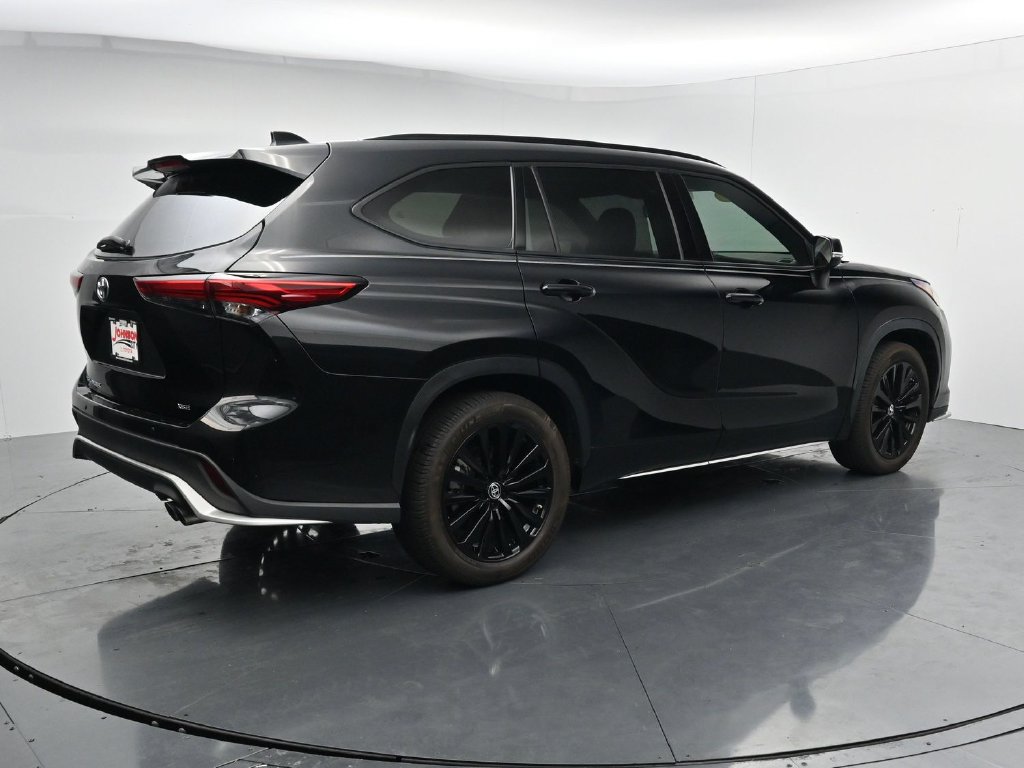 Used 2023 Toyota Highlander XSE FWD image 8