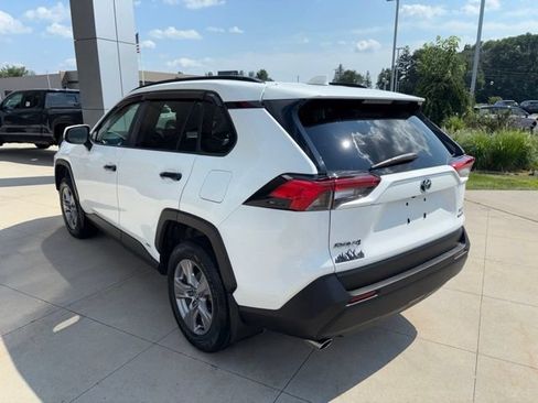 Used 2023 Toyota RAV4 XLE AWD/4WD image 5